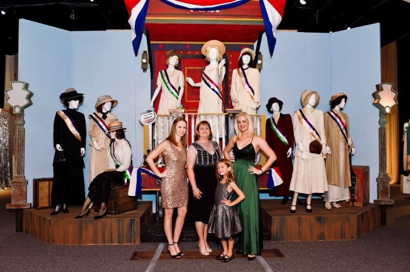 Holiday Photo Shoot at The Wick Theatre Boca Raton Holiday Photo Shoot at The Wick Theatre Boca Raton