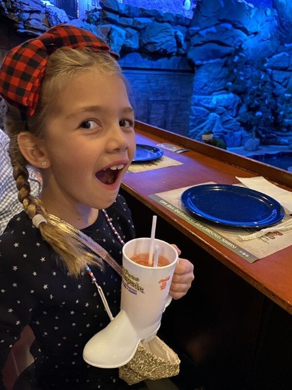 Safe Fall Family Road Trip to Gatlinburg & Pigeon Forge, Tennessee Safe Fall Family Road Trip to Gatlinburg & Pigeon Forge, Tennessee