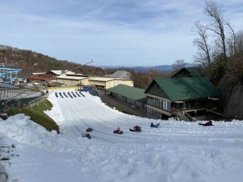 Safe Fall Family Road Trip to Gatlinburg & Pigeon Forge, Tennessee Safe Fall Family Road Trip to Gatlinburg & Pigeon Forge, Tennessee