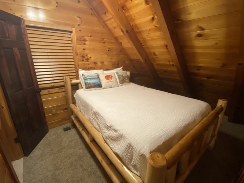 Safe Fall Family Road Trip to Gatlinburg & Pigeon Forge, Tennessee Safe Fall Family Road Trip to Gatlinburg & Pigeon Forge, Tennessee