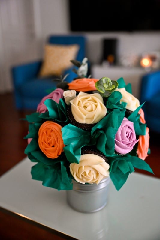 DIY boho pallet picnic with cake by Brandy's Bites DIY boho pallet picnic with cake by Brandy's Bites