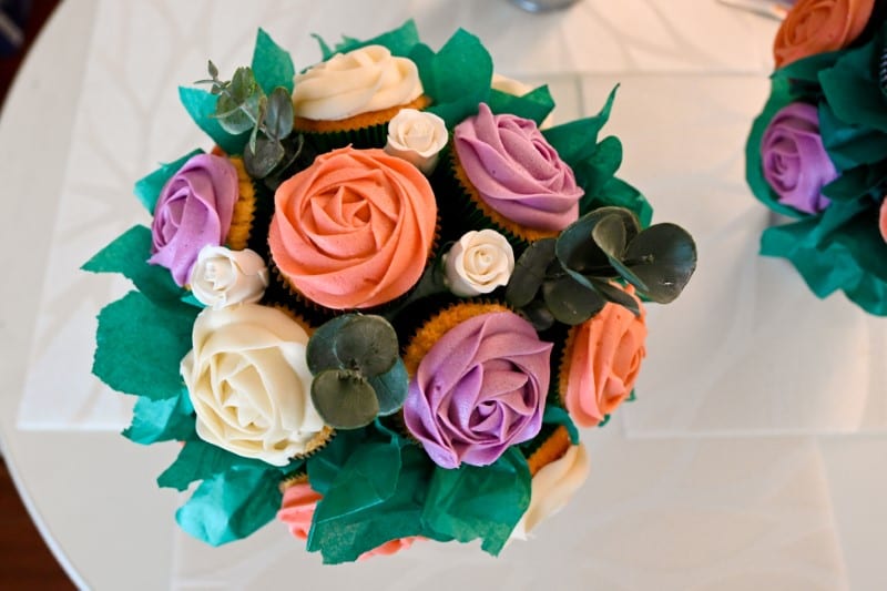 DIY boho pallet picnic with cake by Brandy's Bites DIY boho pallet picnic with cake by Brandy's Bites